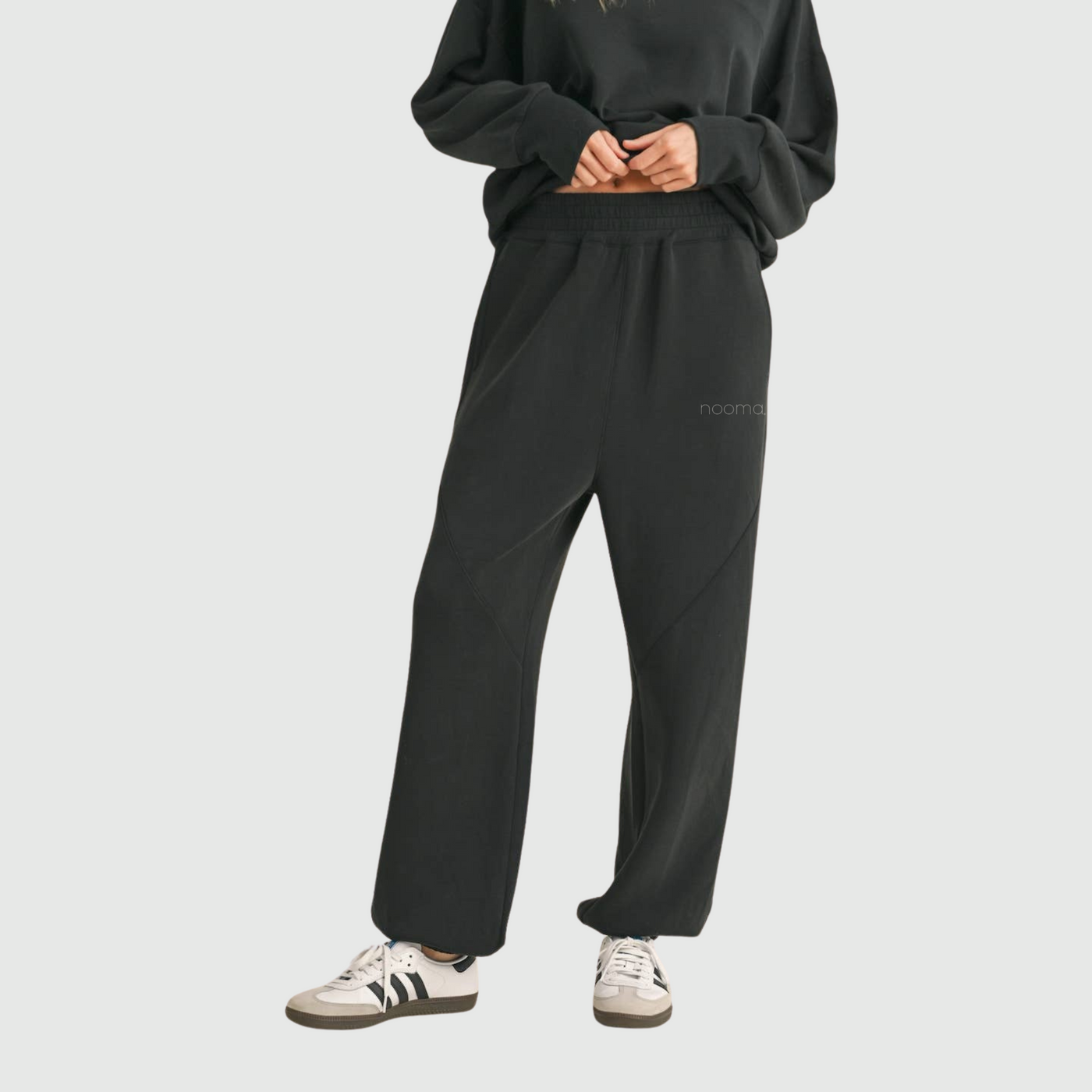 Air Scuba Low Rise Jogger Pants in Black