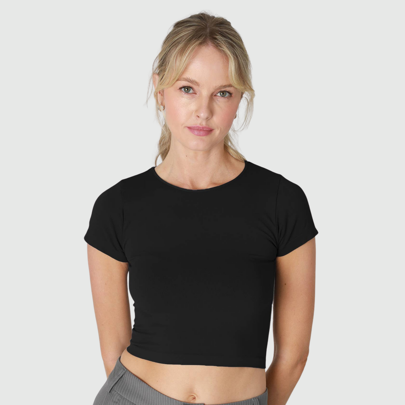 Crew Neck Crop Tee in Black